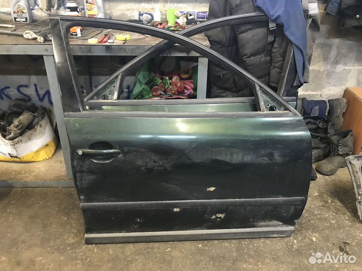 Дверь передняя правая VW Passat B5