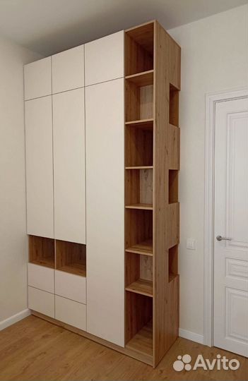 Распашной шкаф
