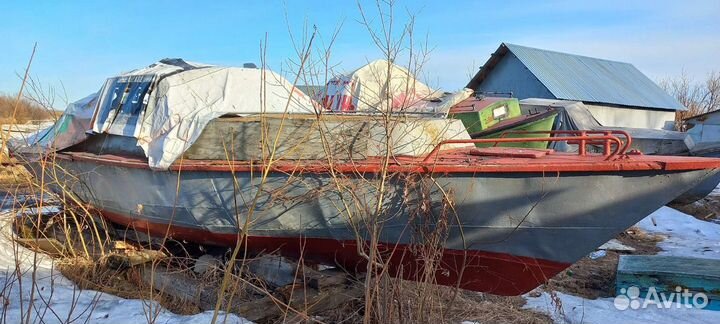 Катер стальной с каютой