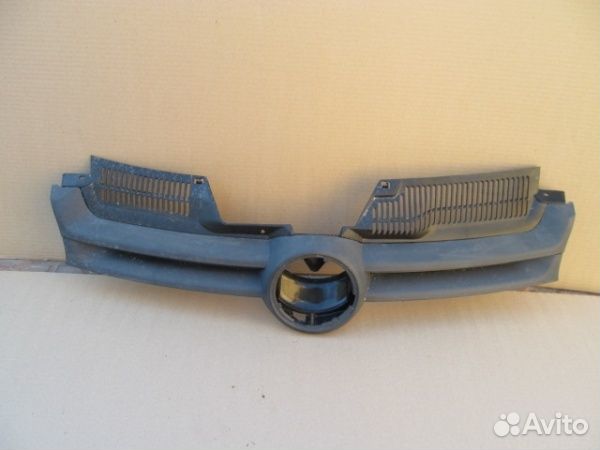 Решетка радиатора Volkswagen Golf 5 2004-2009