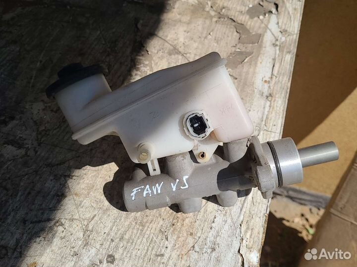 Цилиндр тормозной главный Faw V5