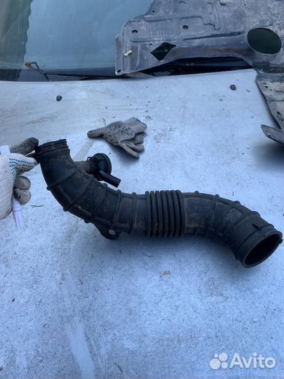 Патрубок воздушного фильтра Hyundai Santa Fe 2 CM