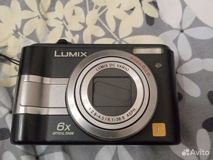 Компактный фотоаппарат