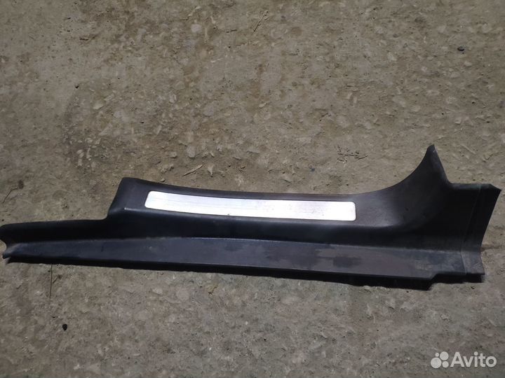 Накладка порога задняя правая Mercedes W203