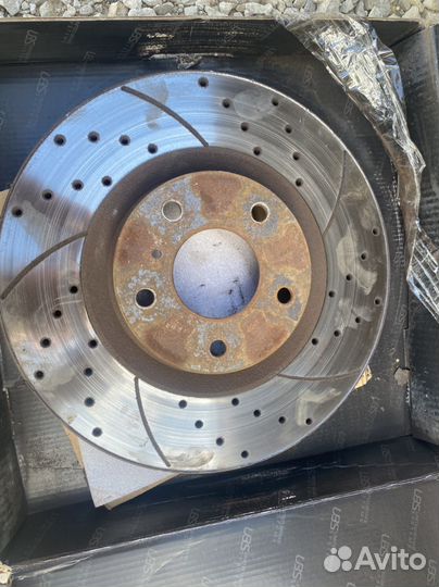 Супорта и диски на infiniti фх35 2003 год