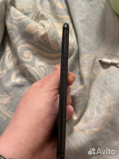 Телефон iPhone 7