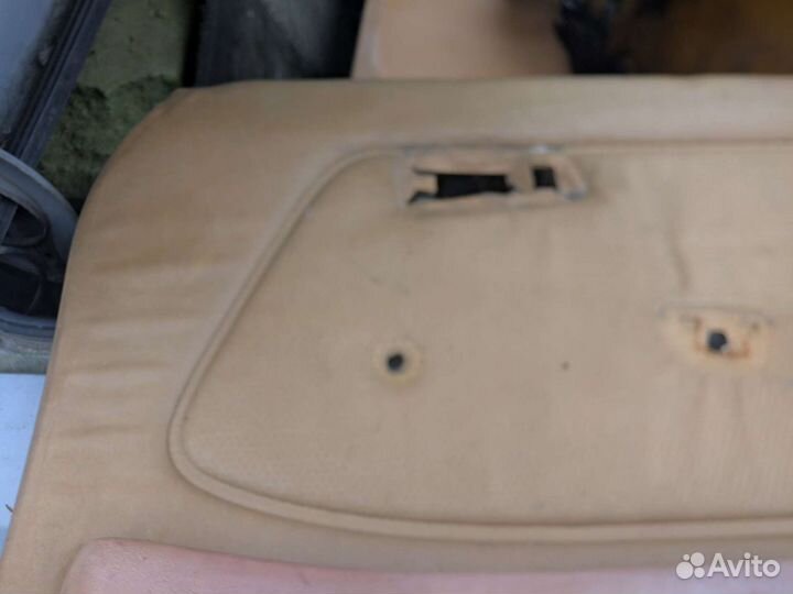 Дверные карты с ручками Мерседес 123