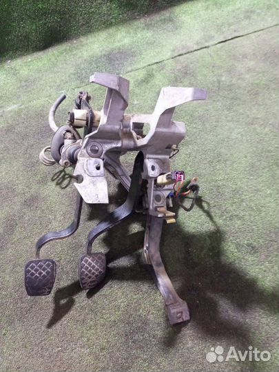 Педальный узел Audi 80 B3 PM 1.8 1991