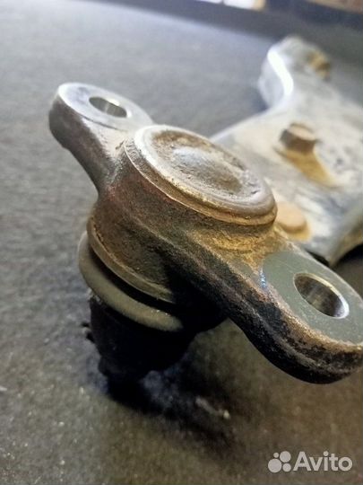 Рычаг подвески передний правый Kia Cerato 2009