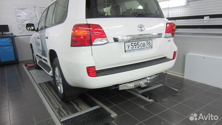 Фаркоп Тойота (Toyota) Land Cruiser 200 2007, Le