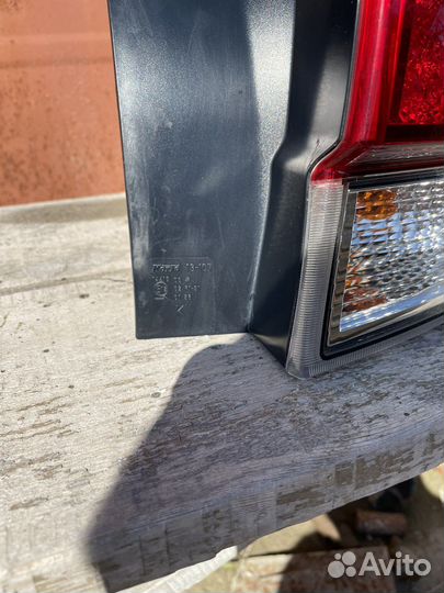 Задняя правая фара Тойота Филдер 2018