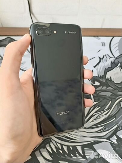 HONOR 10, 4/64 ГБ