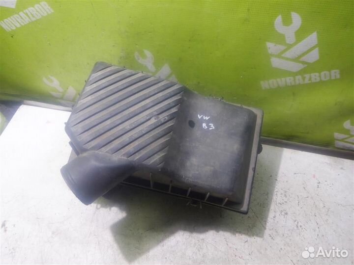Корпус воздушного фильтра Фольксваген Пассат Б3