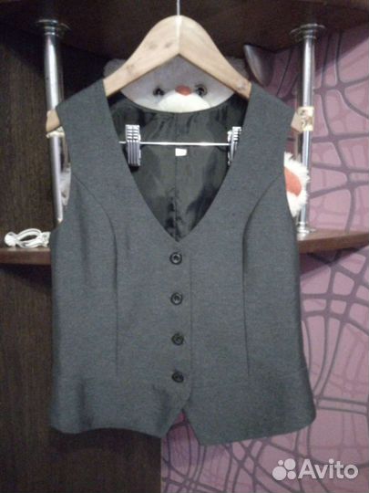 Стильный школьный костюм для девочки