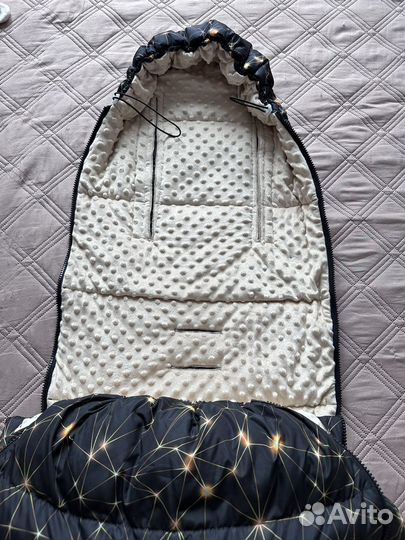 Пуховый зимний конверт (плюс шапочка и шарф)