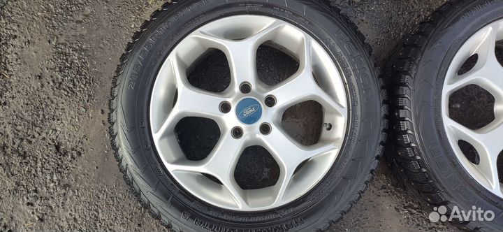 R16 Nokian Tyres Hakkapeliitta 5 215/55, PCD 5x108 DIA 63.3