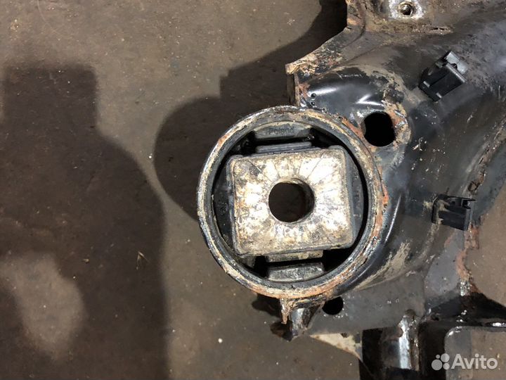 Подрамник передний Audi Q7 4.1TDI