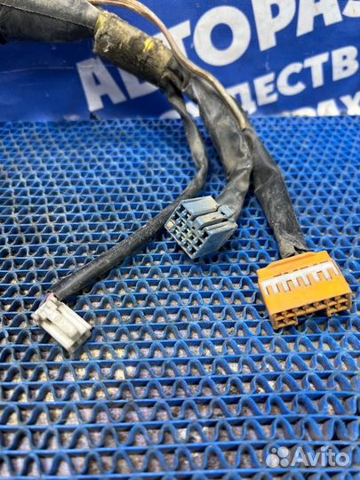 Проводка двери Toyota Sprinter седан 1994