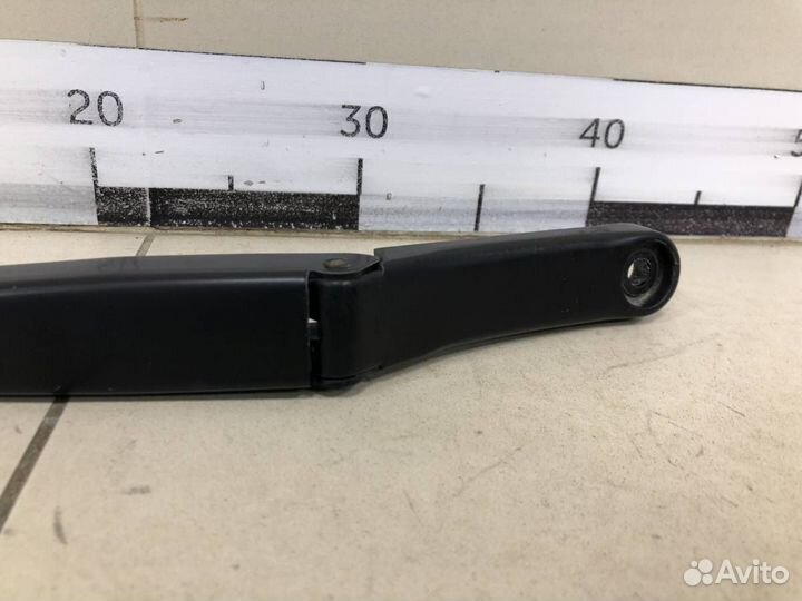 Поводок стеклоочистителя передний правый Volkswage