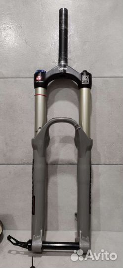 Вилка Rock Shox Lyrik