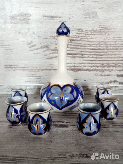 Графин с рюмками