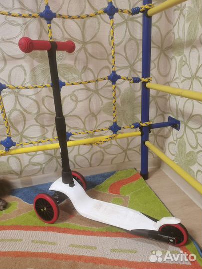 Самокат из серии 