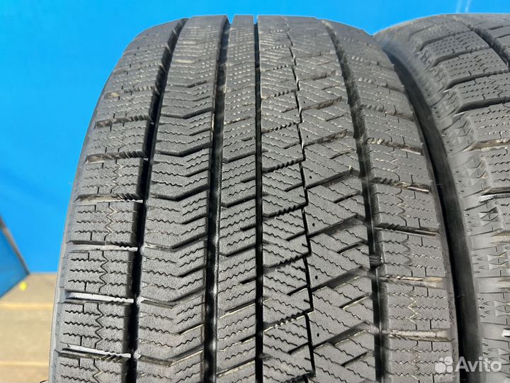 Bridgestone Blizzak VRX2 225/50 R17 95Q