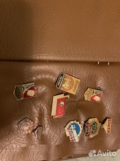 Альбом для значков