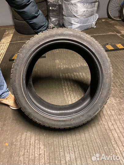 Nokian Tyres Hakkapeliitta 1 275/40 R20