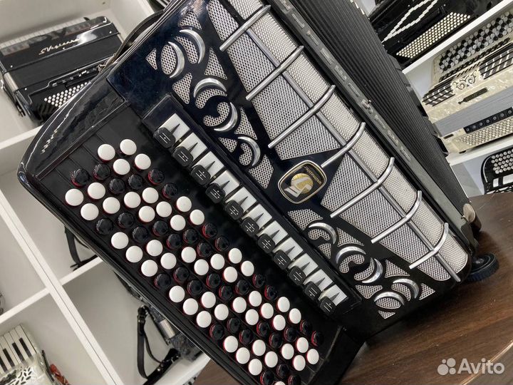 Баян Weltmeister Grandina