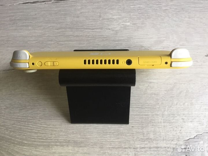 Nintendo Switch Lite 128 Гб чип yellow