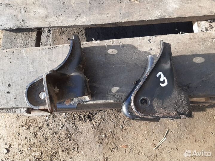 Кронштейн кпп Митсубиси