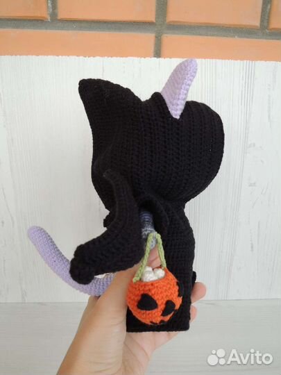 Вязаная игрушка кот (амигуруми)