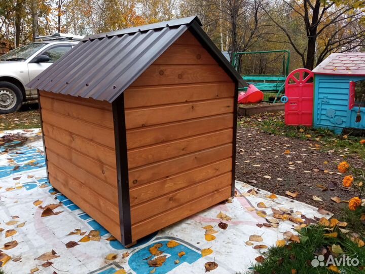 Утеплённая будка для собаки среднего размера