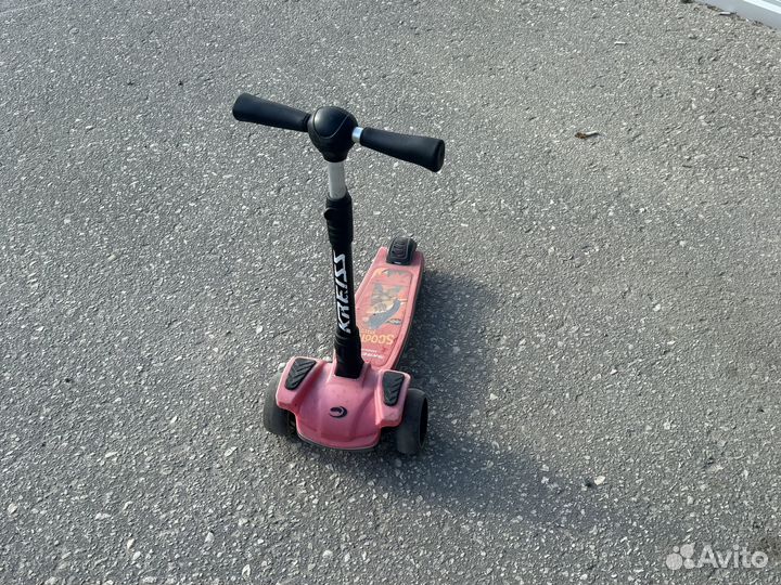Продам детский трех колесный самокат