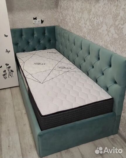 Кровать детская угловая с бортиком