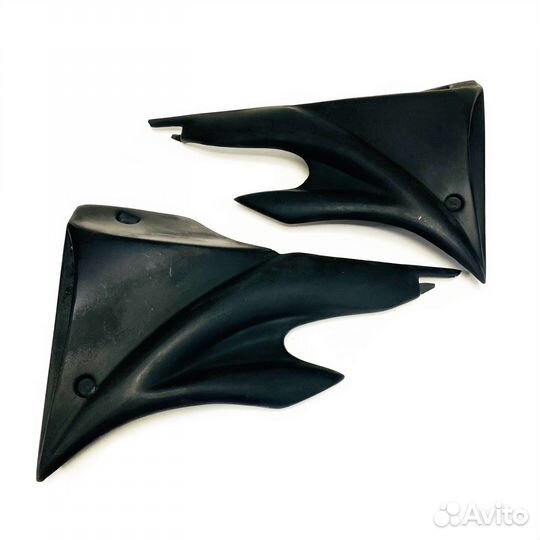 Боковые накладки (обтекатели) Honda CB600 F Hornet