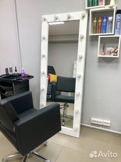 Зеркало напольное с лампочками