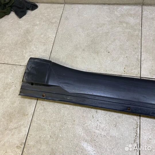 Накладка порога наружная левая Mitsubishi Pajero 4