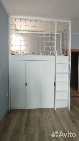 Детская кровать чердак домик со шкафом снизу