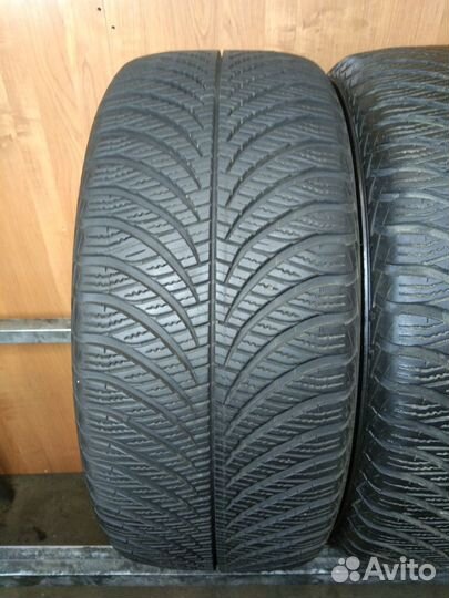 Goodyear Vector 4Seasons Gen-2 225/50 R17 94V