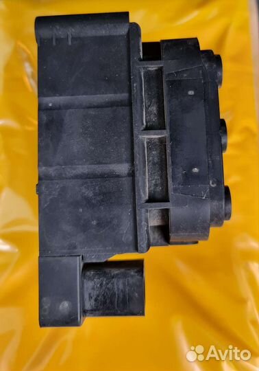 Блок клапанов пневмоподвески Mercedes GL x166