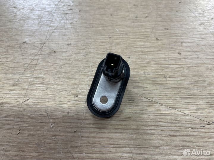 Концевик двери Toyota RAV 4 XA50