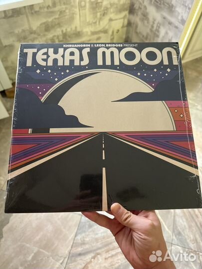 Khruangbin and leon bridges texas moon lp