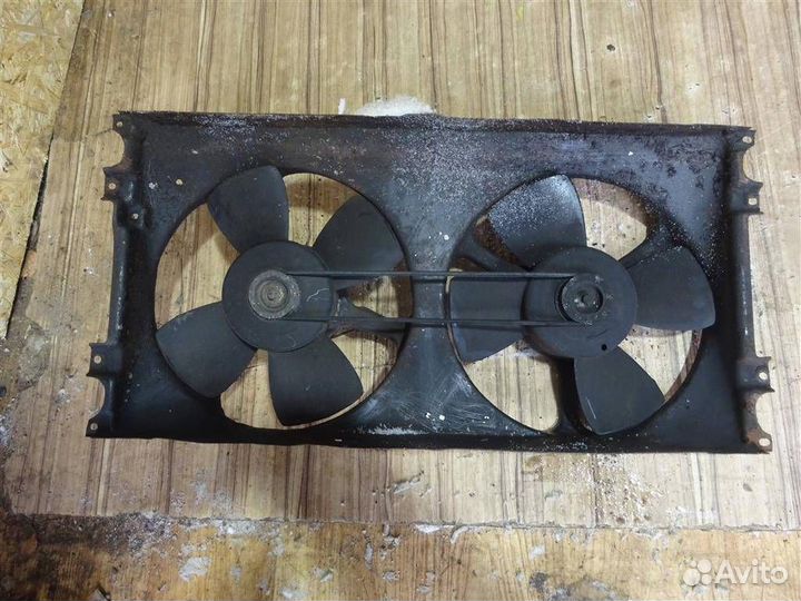 Вентилятор радиатора Volkswagen Passat B3 1988