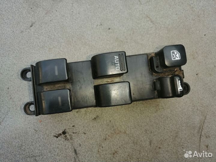 Блок управления стеклоподъемниками Nissan Maxima