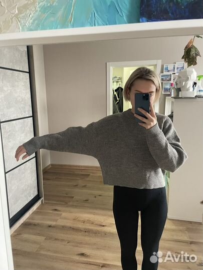 Свитер шерстяной