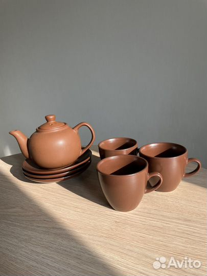 Сервиз чайный (чайник + 3 чашки + 3 блюдца)