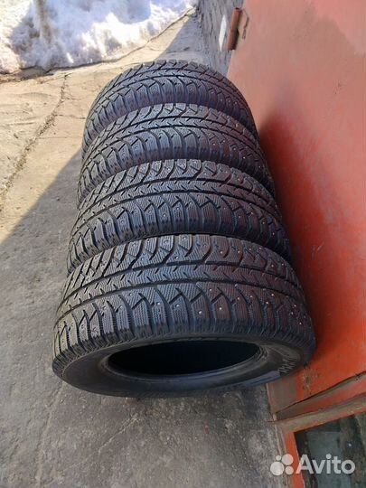 Bridgestone Ice Cruiser 7000 235/60 R16 100T