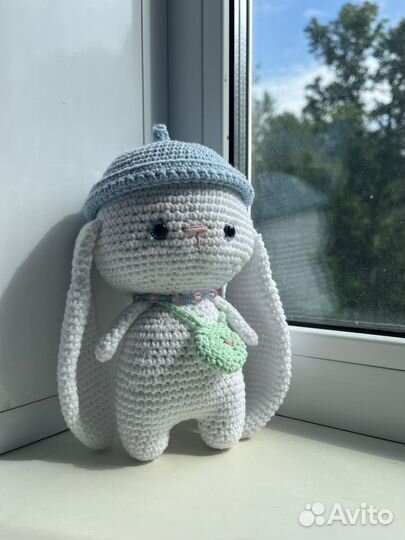 Вязаная игрушка Зайчик Бини